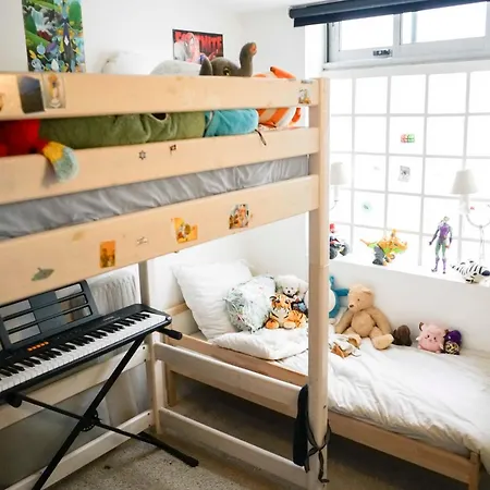 Spacious Family Nest Near Belleville Appartement Paris